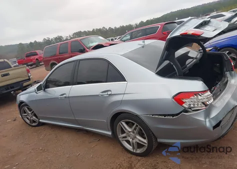 2013 Mercedes-Benz E 350 4Matic z USA, uszkodzony, nr VIN WDDHF8JB9DA698145